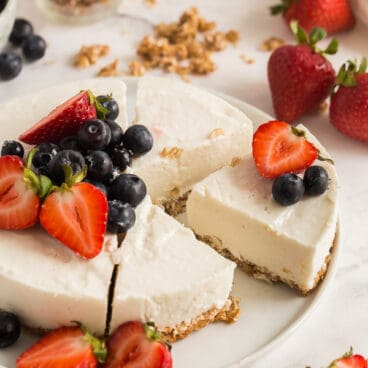 yogurt breakfast tart with fruit sliced