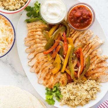 crockpot chicken fajitas on platter